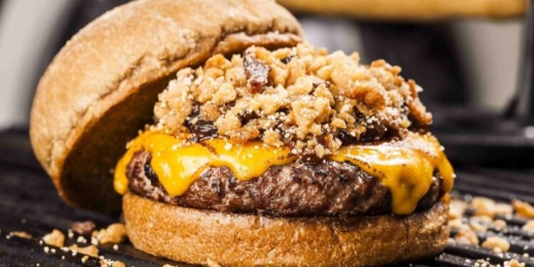 Hamburgueria oferece novidades no cardápio e descontos em pedidos por delivery