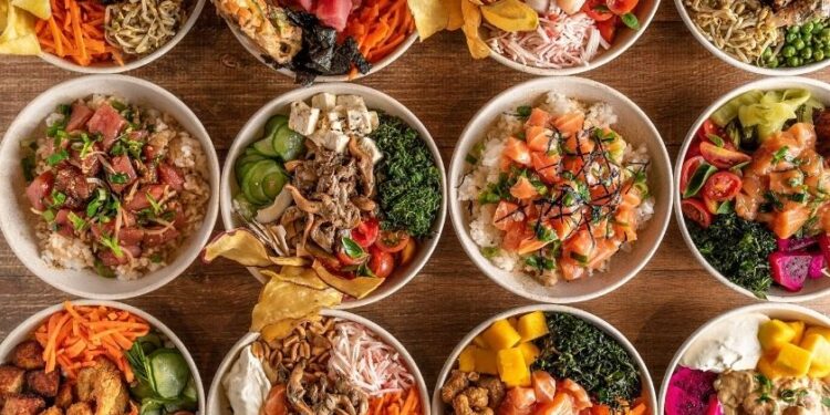 LET’S POKE apresenta novidades no cardápio