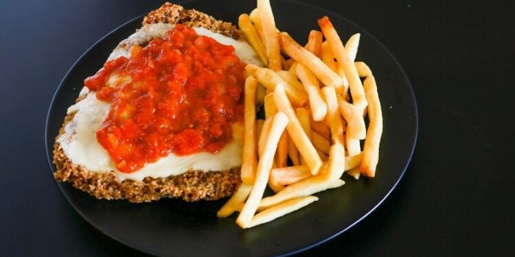 Restaurante MANECO na Vila Olímpia reabre para o público