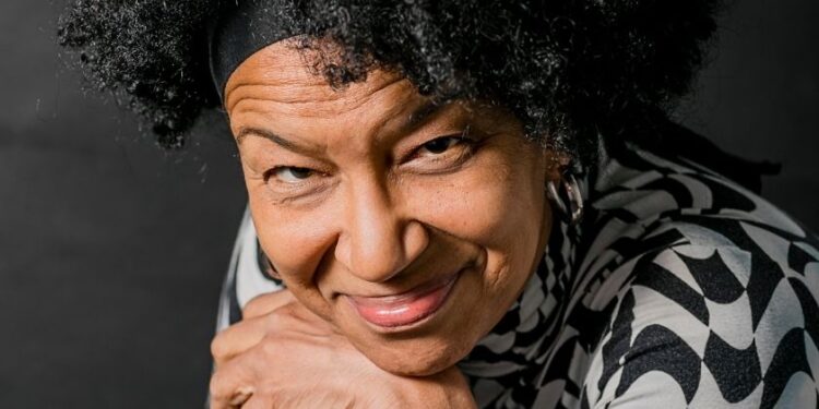 Juçara Marçal apresenta Live #FicaFaroeste”