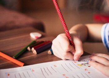 Psicopedagoga separa dicas de atividades durante as férias das crianças