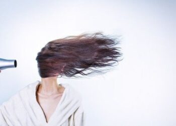 Marca lança produtos para ajudar na eliminação do frizz