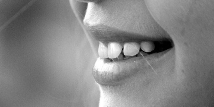 Especialista esclarece dúvidas sobre saúde bucal