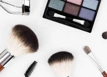 Verão: maquiagem colorida é tendência na nova estação